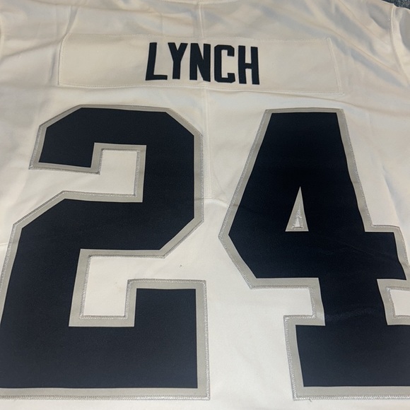 Marshawn Lynch Las Vegas Raiders men’s jersey - Picture 5 of 7
